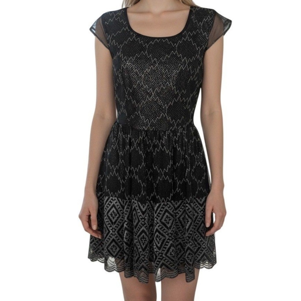 PINS AND NEEDLES Black And Gray Metallic V-Back Fit & Flare Dress EUC Size 0